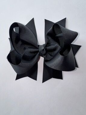 Solid Spike Bow